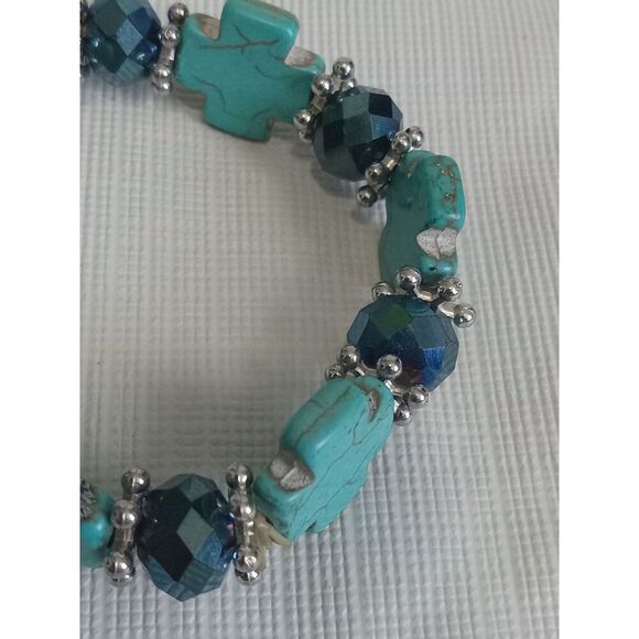 Turquoise Blue Colored Cross and Faceted Beads Elastic Stretch Fashion Bracelet - Picture 4 of 8